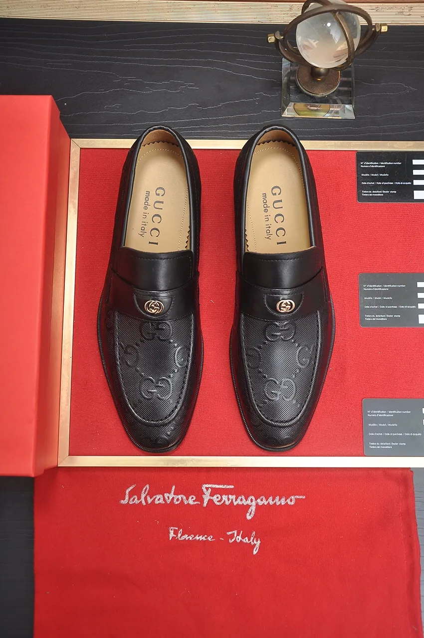 Men's shoes 💰520💶【GUCCI】 (High-end Niuli) New 🍀Gucci* - top version Gucci Peas shoes! Made of imported original cowhide, the inner top layer is comfortable cowhide lining! Original wear-resistant rubber outsole! High quality products! Code number 38-44!